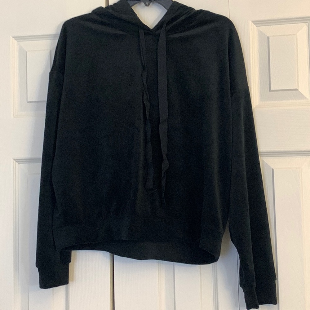 Velour Max Studio Black Pullover Hoodie